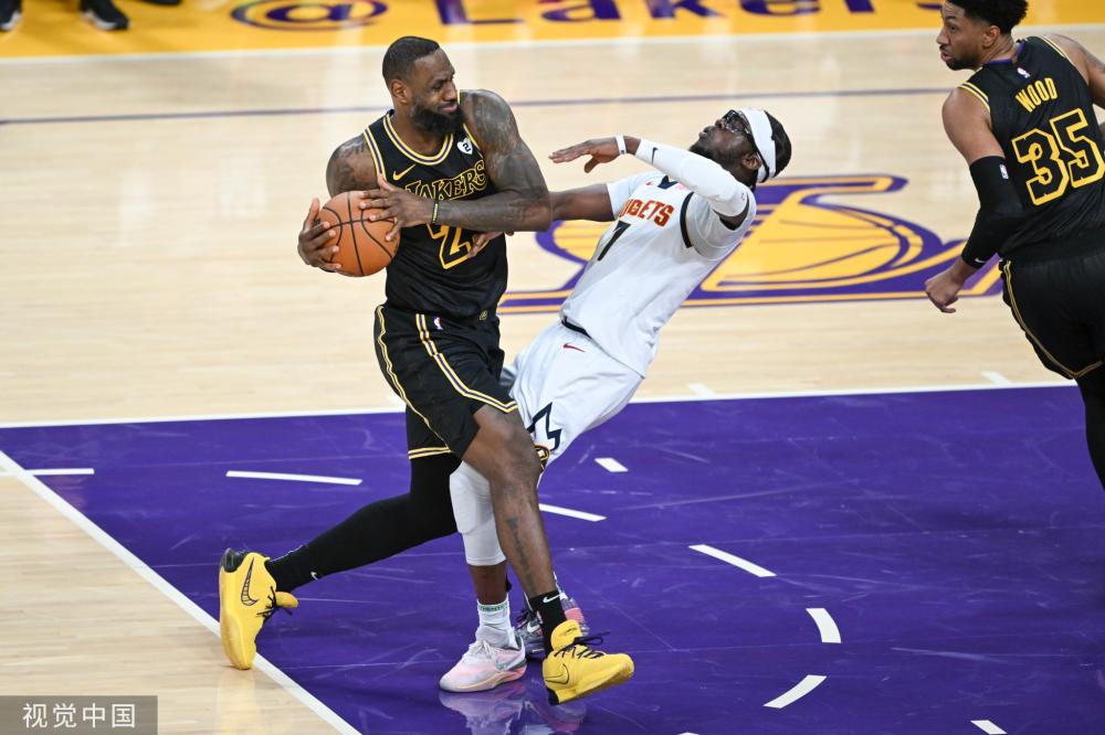 舍弃周末的 舍弃周末的